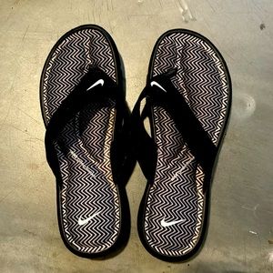 Nike flip flops